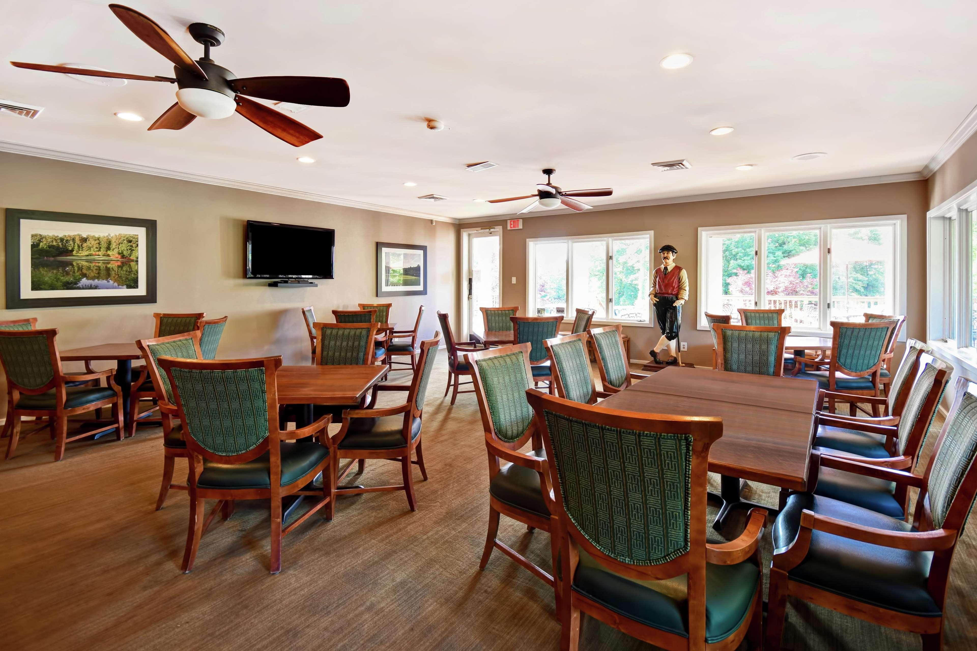 Embassy Suites Greenville Golf Resort & Conference Center Exterior foto