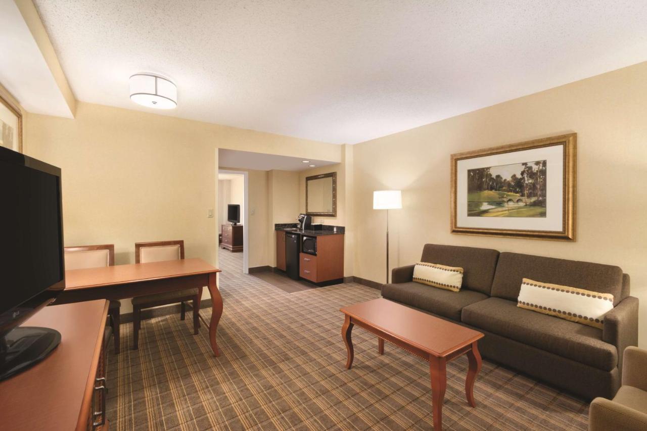 Embassy Suites Greenville Golf Resort & Conference Center Exterior foto