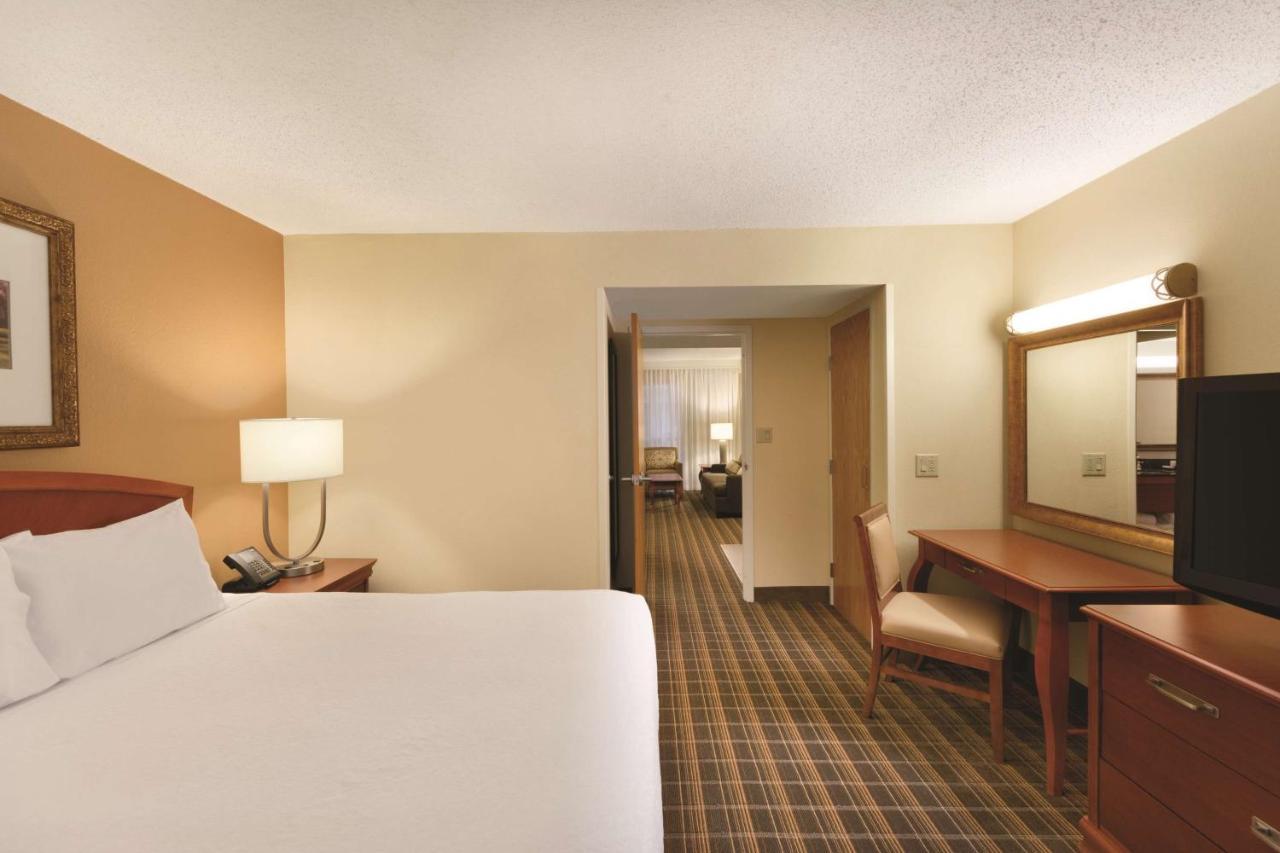 Embassy Suites Greenville Golf Resort & Conference Center Exterior foto