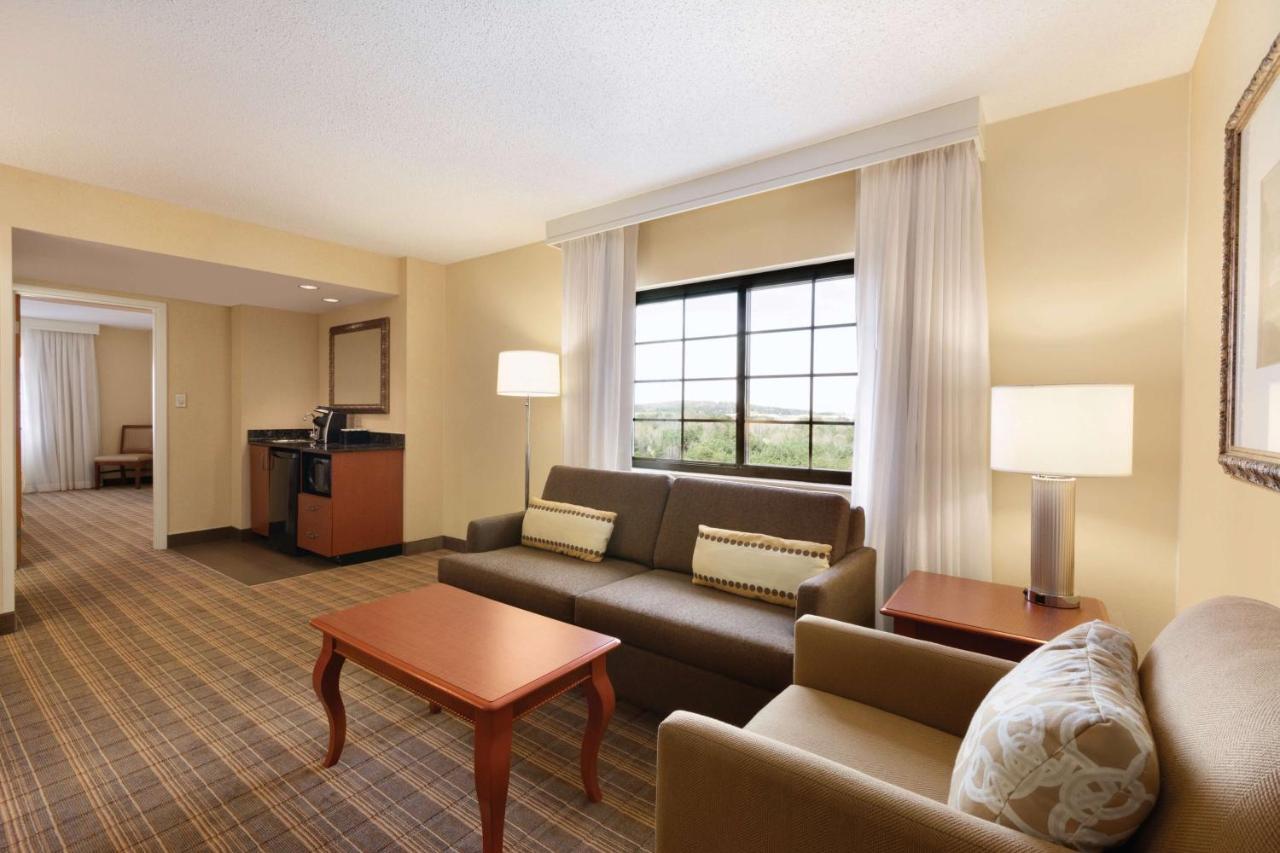 Embassy Suites Greenville Golf Resort & Conference Center Exterior foto