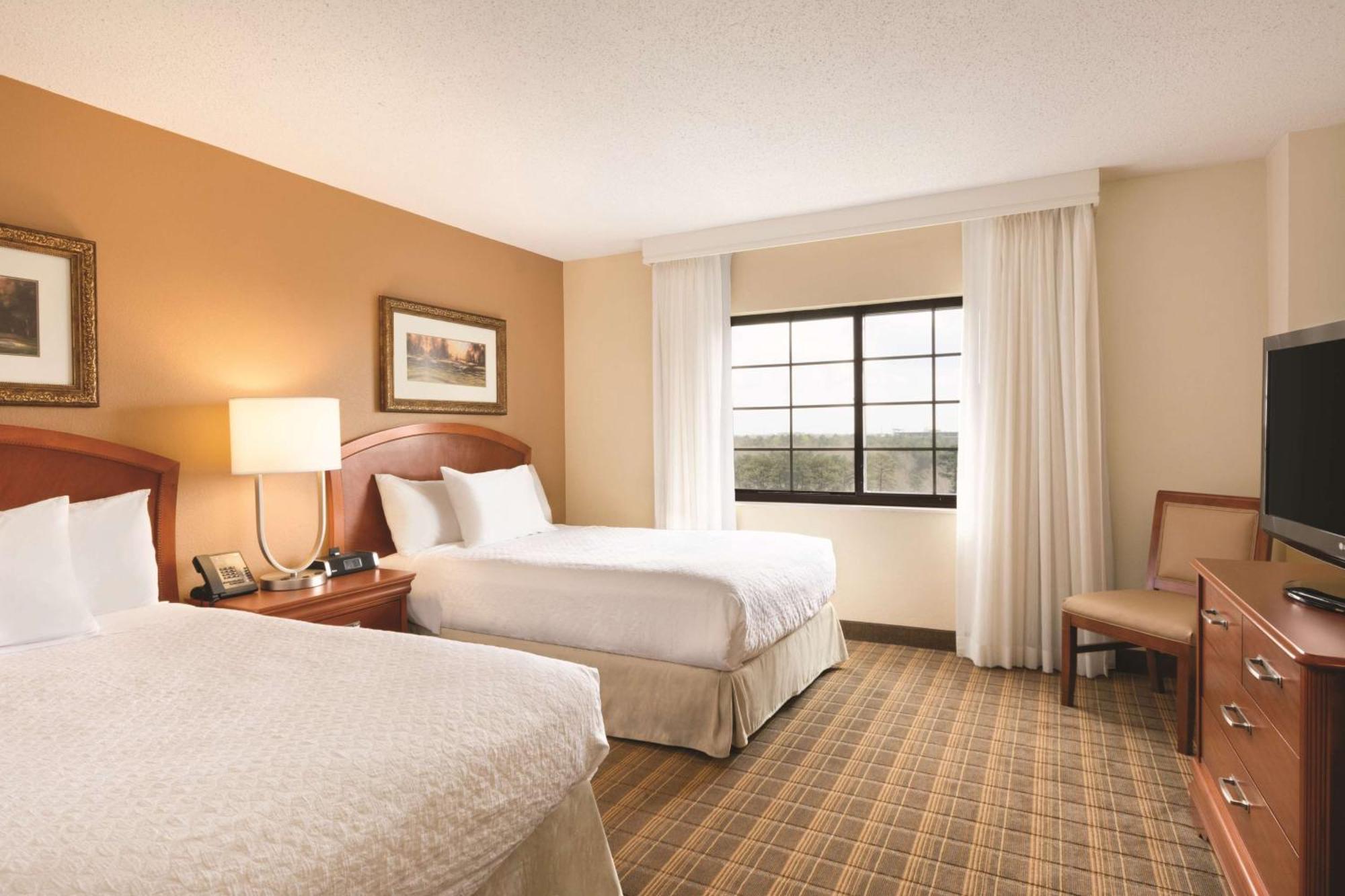 Embassy Suites Greenville Golf Resort & Conference Center Exterior foto