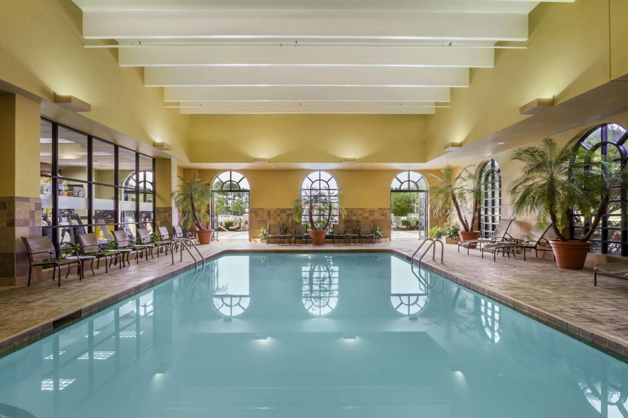 Embassy Suites Greenville Golf Resort & Conference Center Exterior foto