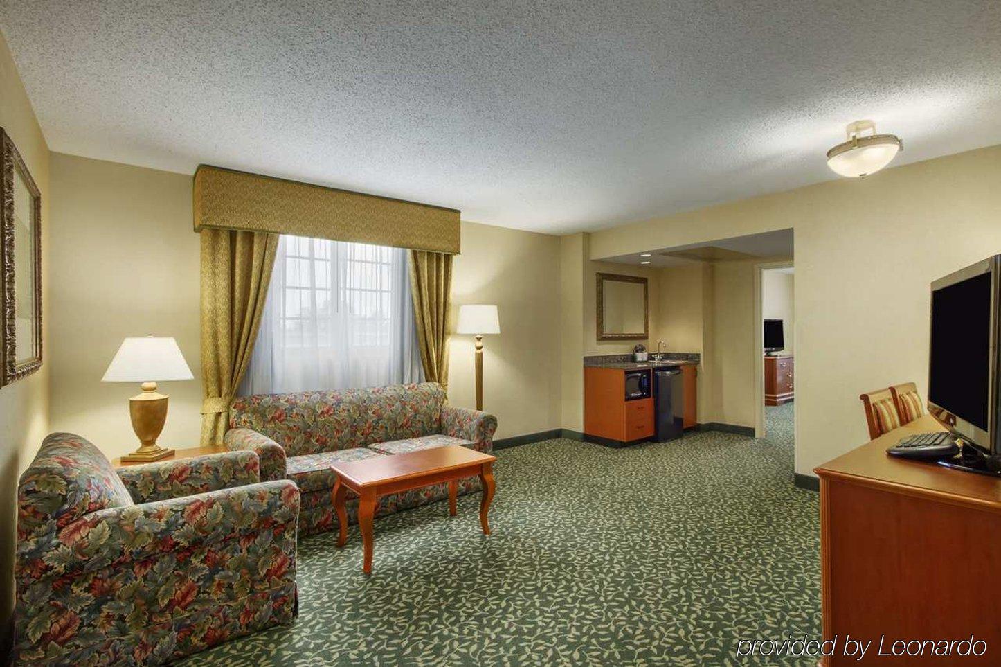 Embassy Suites Greenville Golf Resort & Conference Center Habitación foto