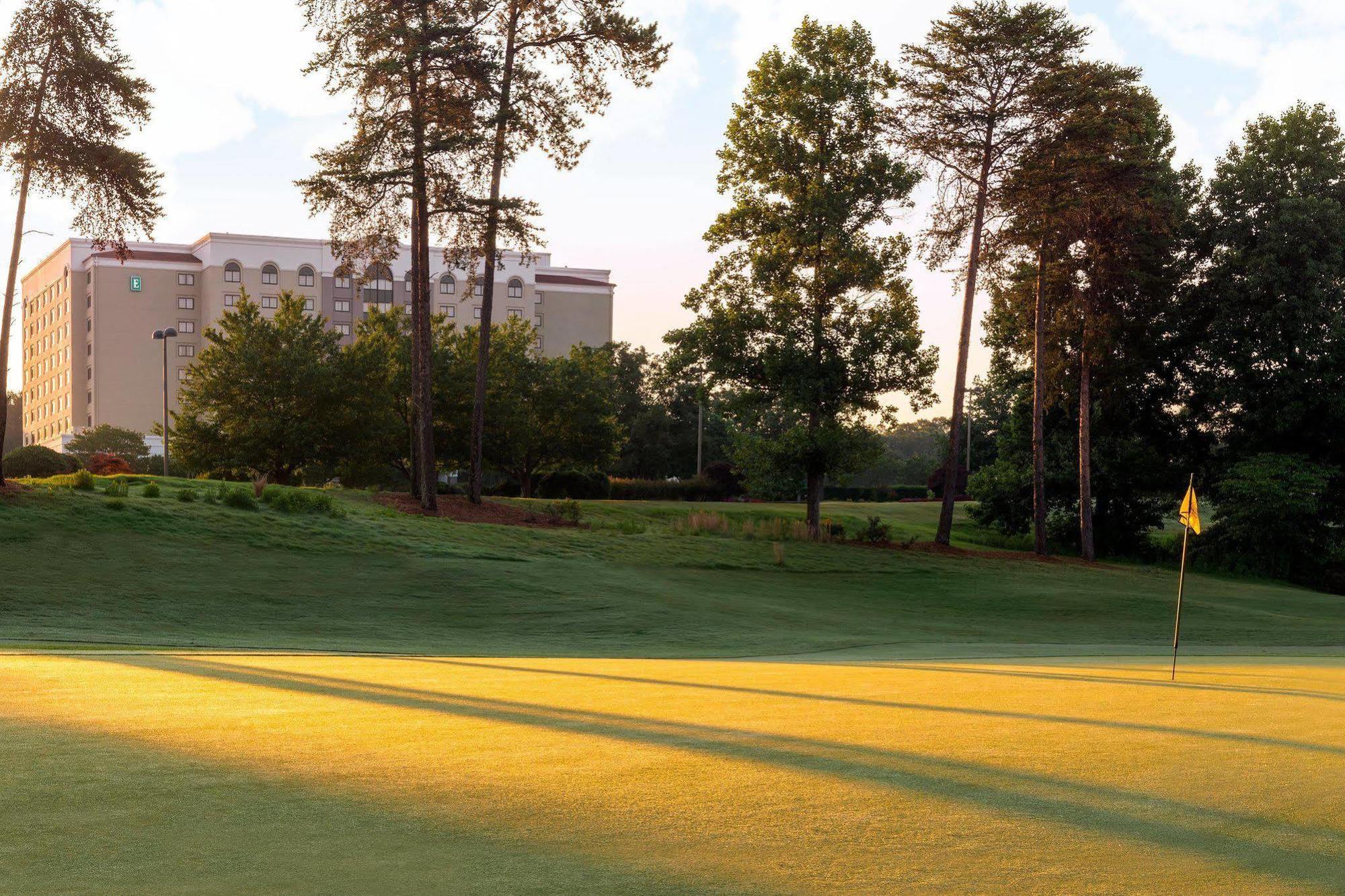 Embassy Suites Greenville Golf Resort & Conference Center Exterior foto